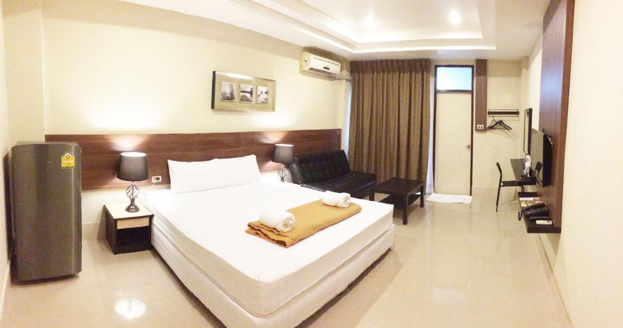 Htel Resort Bangkok Exterior photo